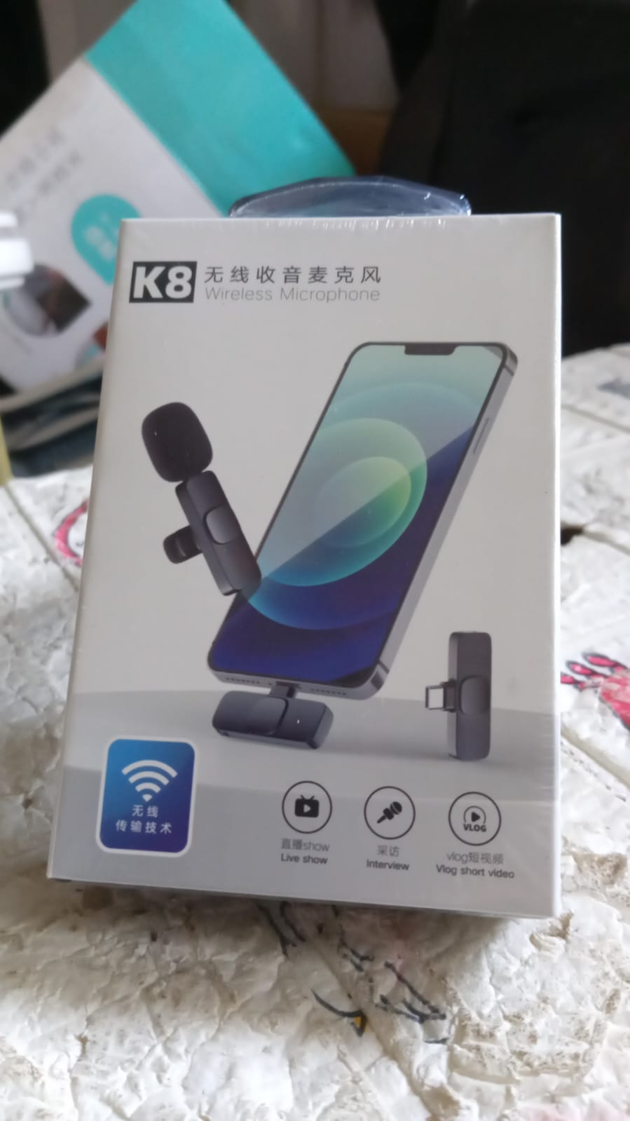 12639 Intelligent Noise Cancelling Live Streaming Clip on Microphone for Type-C & for iPhone with Charging Mini Wireless Lapel Collar Microphone 12639 Intelligent Noise Cancelling Live Streaming Clip on Microphone for Type-C & for iPhone with Charging Mini Wireless Lapel Collar Microphone